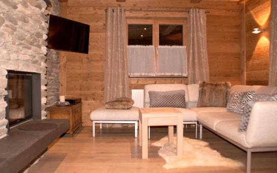 Gemütlicher Ausbau in Holz für wohlige Atmosphäre Gemütlicher Ausbau in Holz für wohlige Atmosphäre